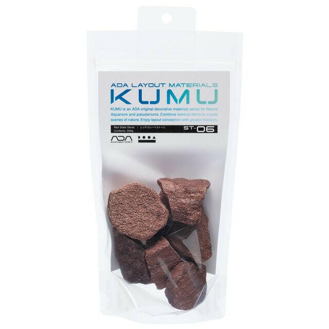 ADA KUMU ST-06 Red Slate Stone (300g) in retail packaging, displaying flat, reddish-brown aquascaping stones with layered texture for natural aquarium layouts