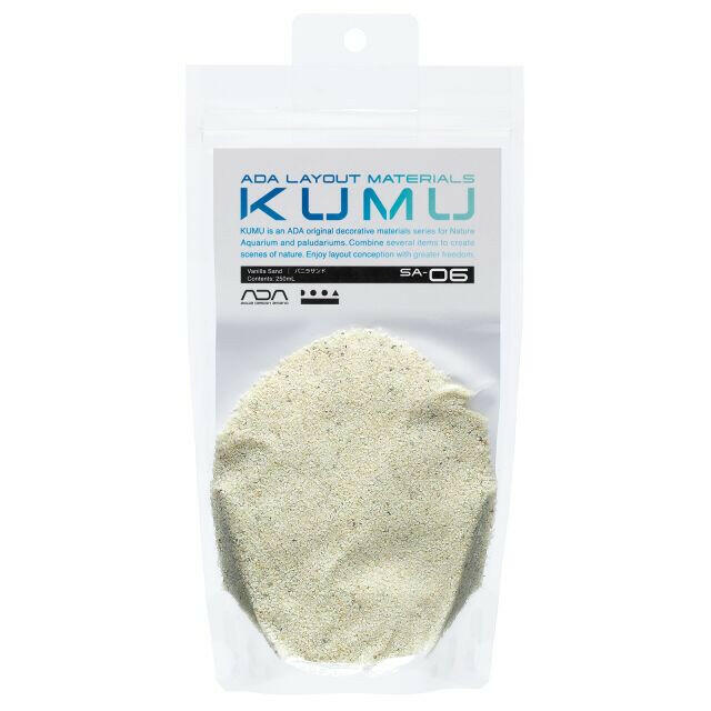 ADA KUMU SA-06 Vanilla Sand (250ml) – resealable retail package displaying fine, light-colored natural sand for aquascaping and paludariums, part of ADA’s decorative layout materials collection.